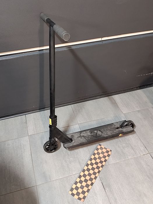 Hulajnoga native stem