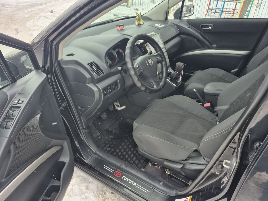 Toyota Corolla Verso 2.2 максимальна комплектація