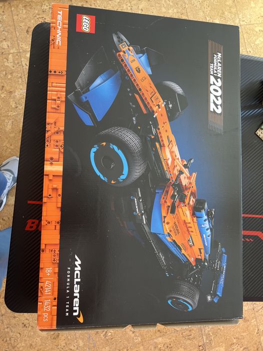 Lego Formula 1 Team McLaren 42141