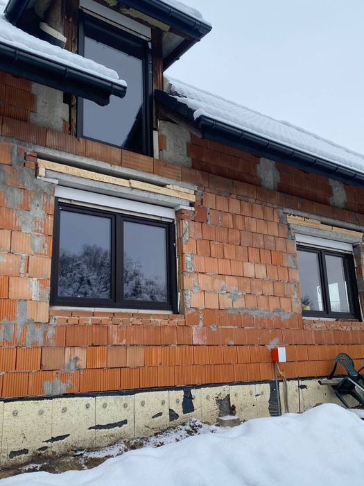 Okna antracyt 17 szt. wraz ze sprawnymi roletami zewnętrznymi
