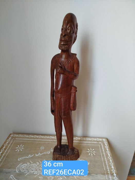 Antiga Escultura em madeira, origem Africana