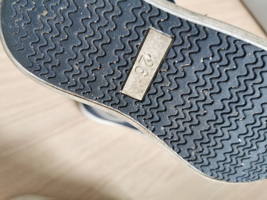 Oddam buty, r. 25/26