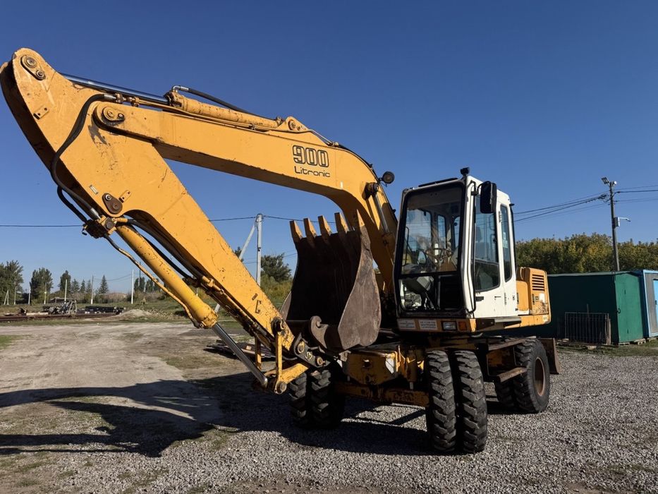 Екскаватор Liebherr