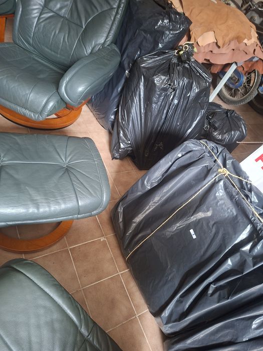 Sofás articulados  em pele  verde