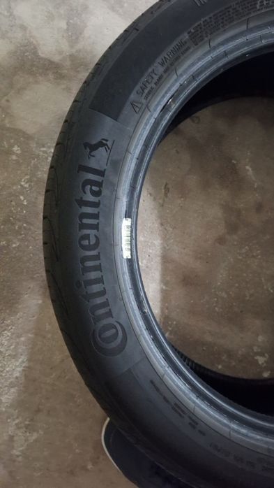 Pneu  Continental  205/50 R17 V
