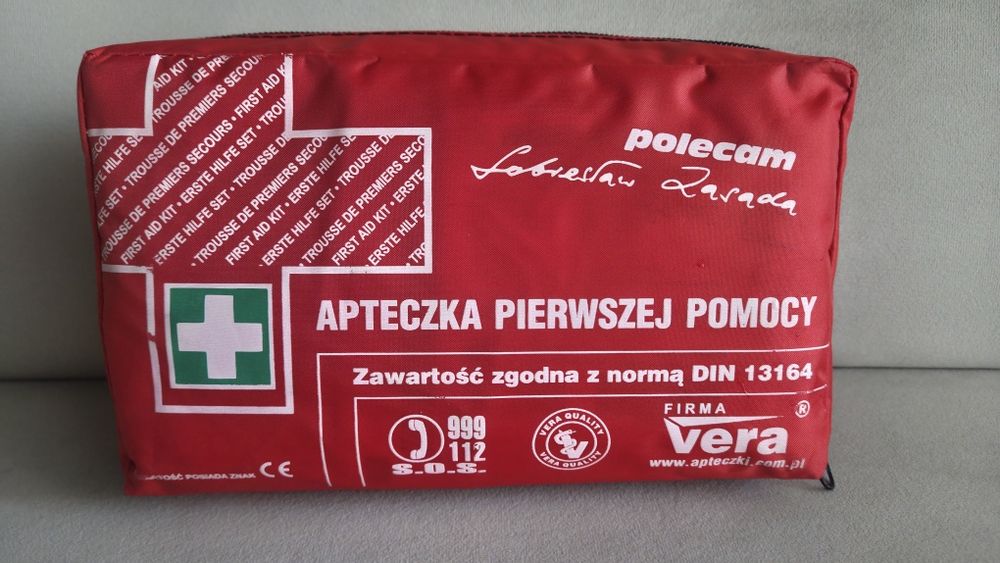Nowa apteczka samochodowa DIN 13164