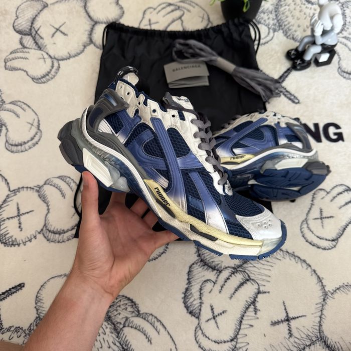 Balenciaga Runner gradient blue