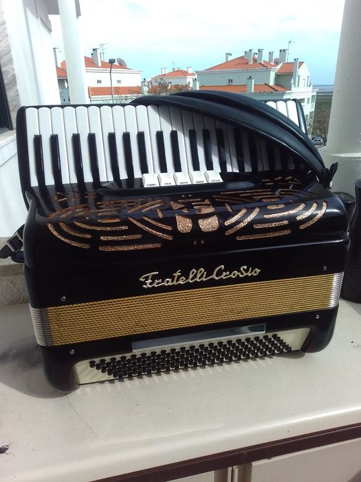 Acordeão Fratelli Crosio Italiano 3a voz -  Teclado Piano