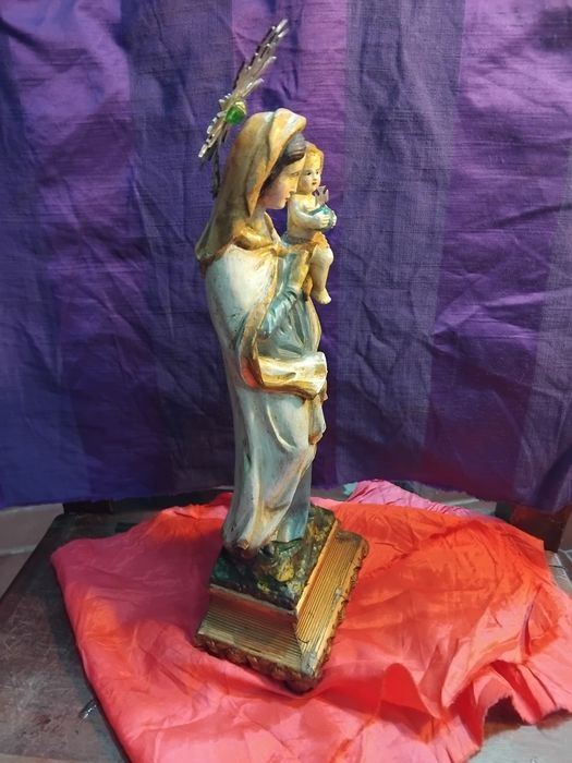 Nossa senhora em madeira policromada