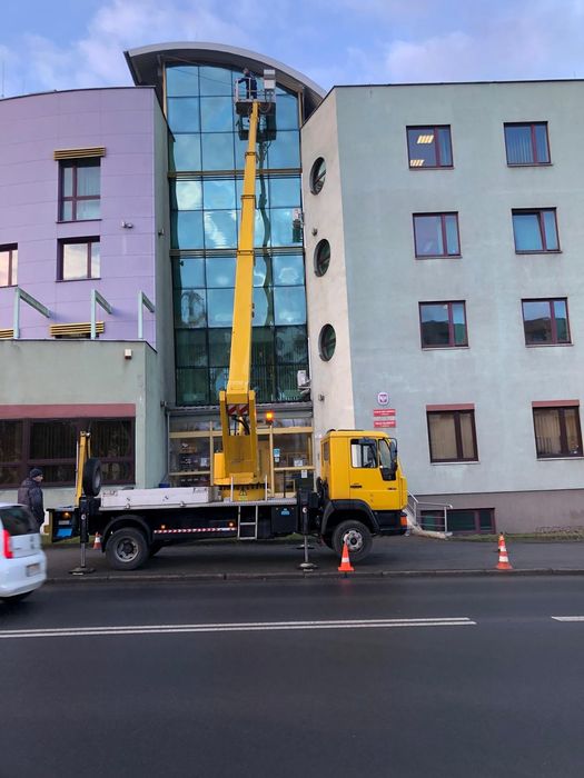 Usługi podnośnikiem koszowym 26m