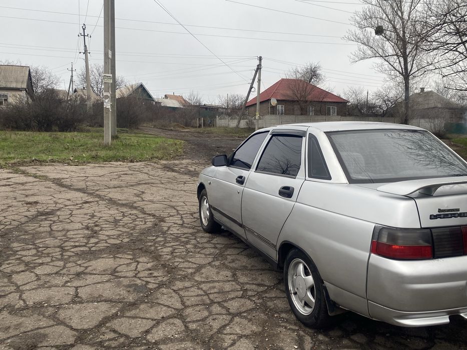 Продам 2110 в хорошэм сотояние на полном ходу 8 клап инжэктор