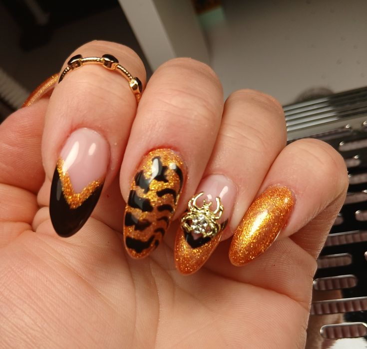 Манікюр  ,нарощення