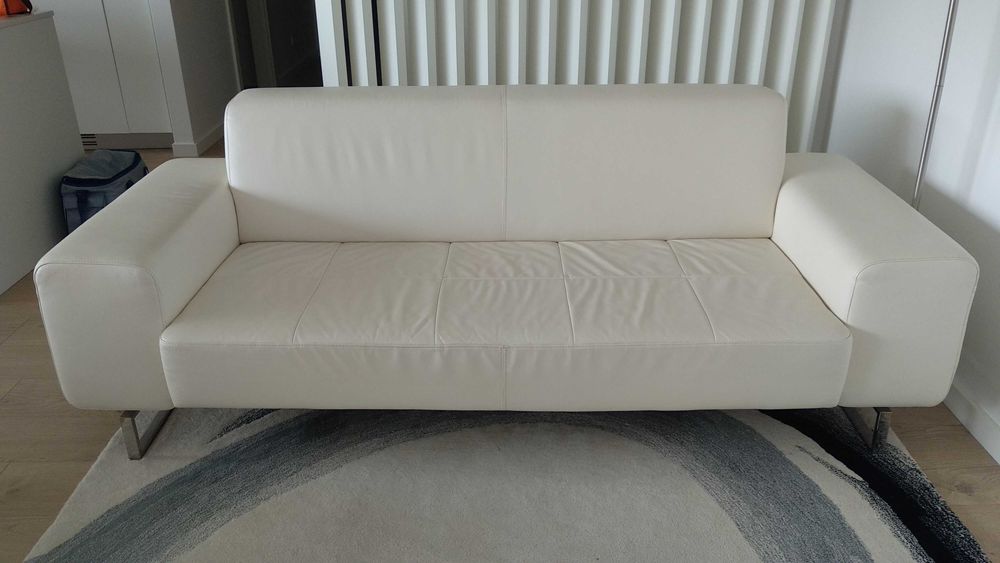 Sofá branco em pele (ANARIC)