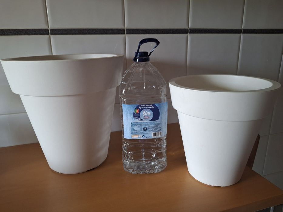 Conjunto de 2 vasos grandes em branco mate