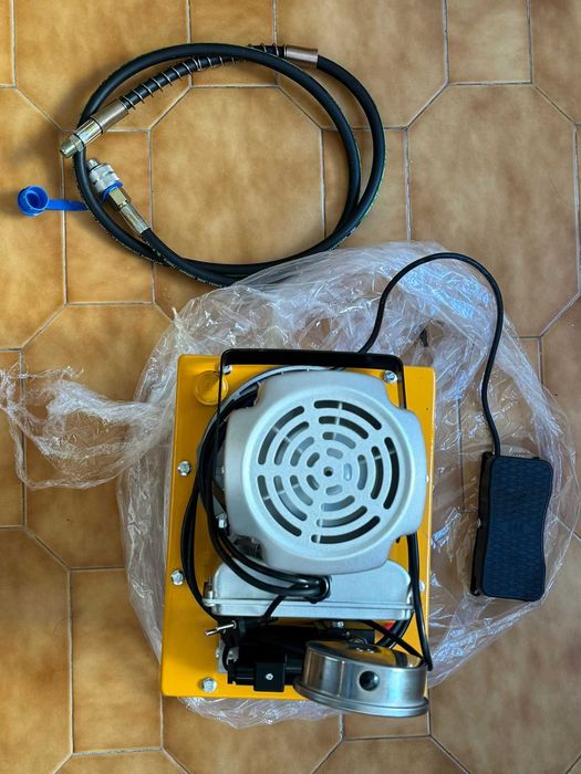 Bomba hidráulica elétrica 700 bar com pedal - NOVA