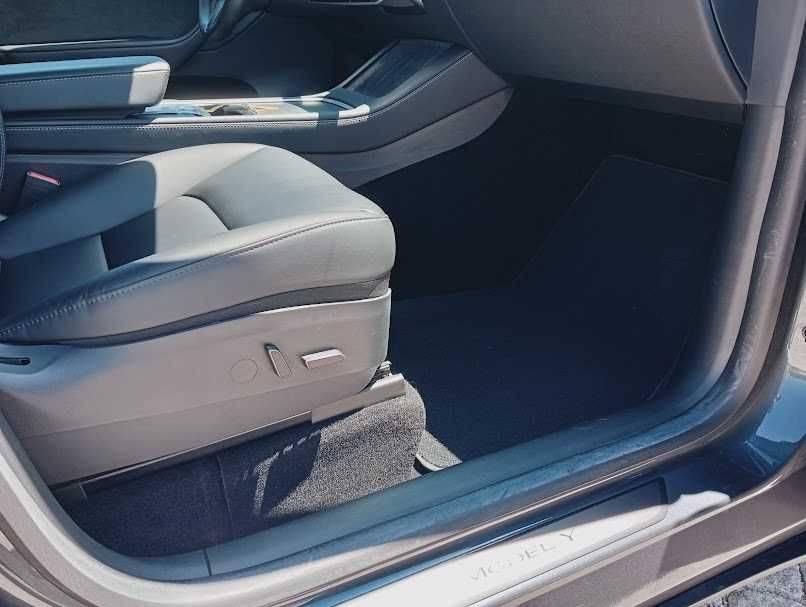 Tesla Model Y — fotografia 3