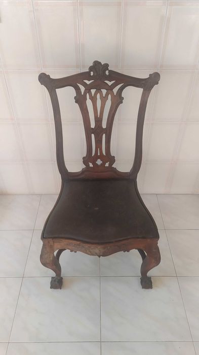 Cadeira em Pau santo - D. José - século XVIII