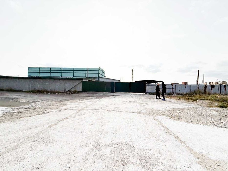 Продам виробничо-складське приміщення в м.Калуш з укриттям 983м2