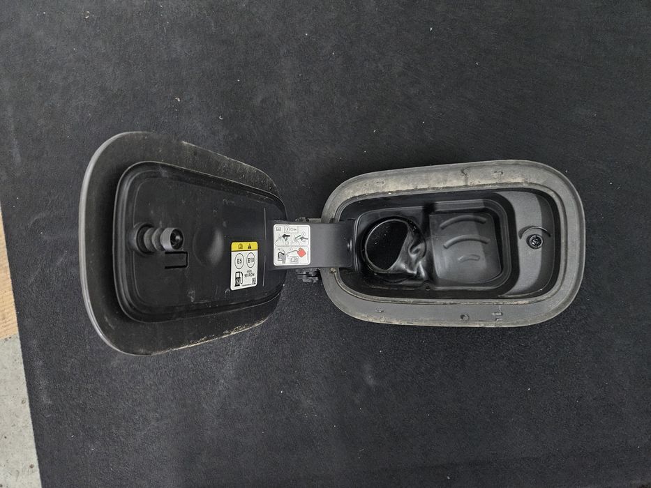 Klapka wlewu paliwa Ford Kuga MK3 kolor UL , EL