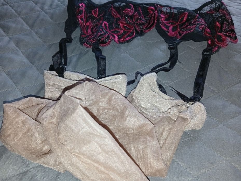 Элегантный пояс для чулок с вышивкой, чулки в комплекте, М