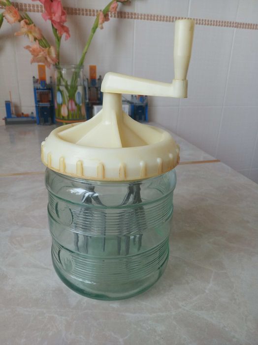 Недорого! Миксер ручной, советский, банка 1л.