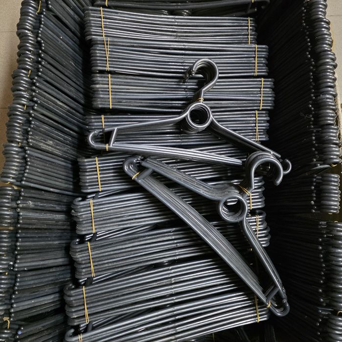 Wieszaki na ubrania plastikowe