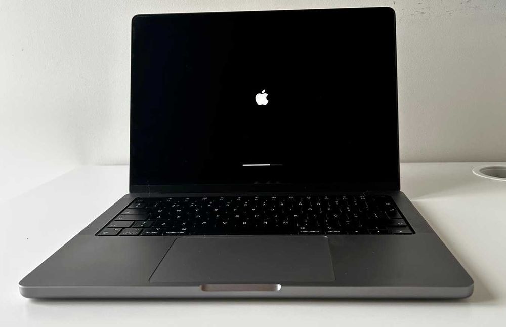 Macbook Pro M1, 14 Polegadas, 16GB RAM, 512 SSD - Excelente Estado