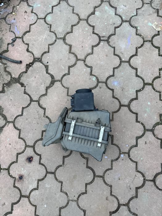 Корпус повітряного фільтра 1.6  MB924218 99152198 Lancer 9 Mitsubishi