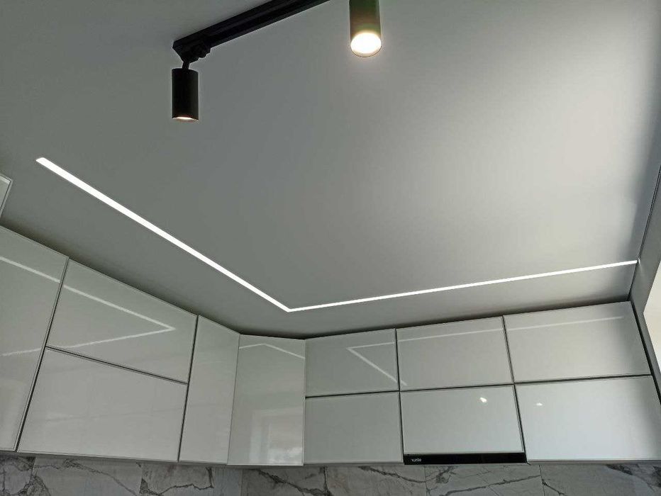 Якісні натяжні стелі Млинів, потолок, стеля, білі матові натяжні стелі