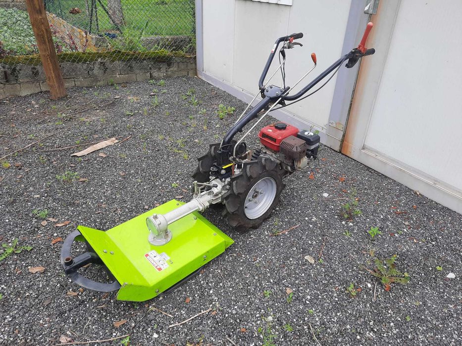 Motocultivador Grillo G55 + Capinadeira + Fresa