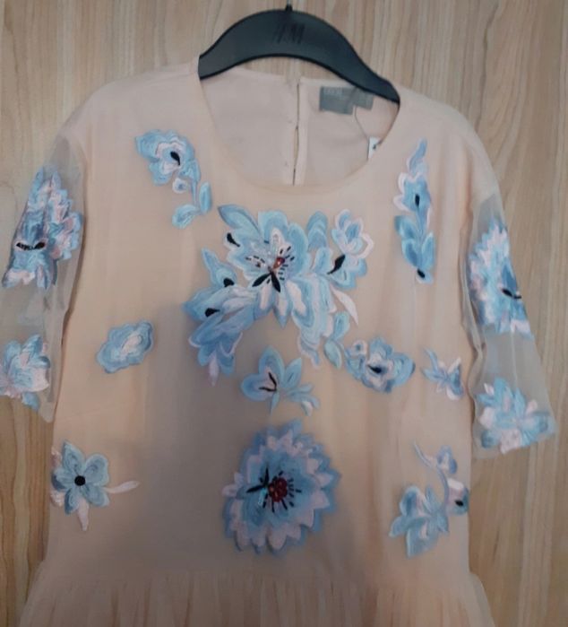 Sukienka tiulowa haft