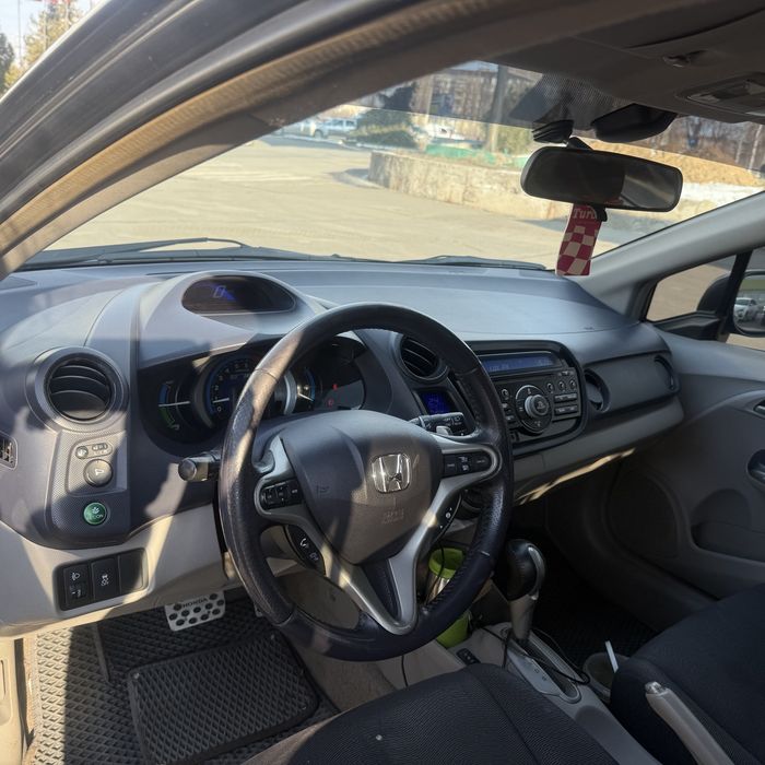 Аато Honda Insight