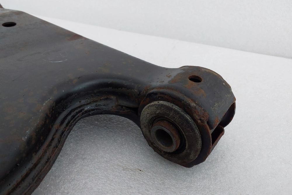 Braço de suspensão frente direito OPEL Zafira B (A05)