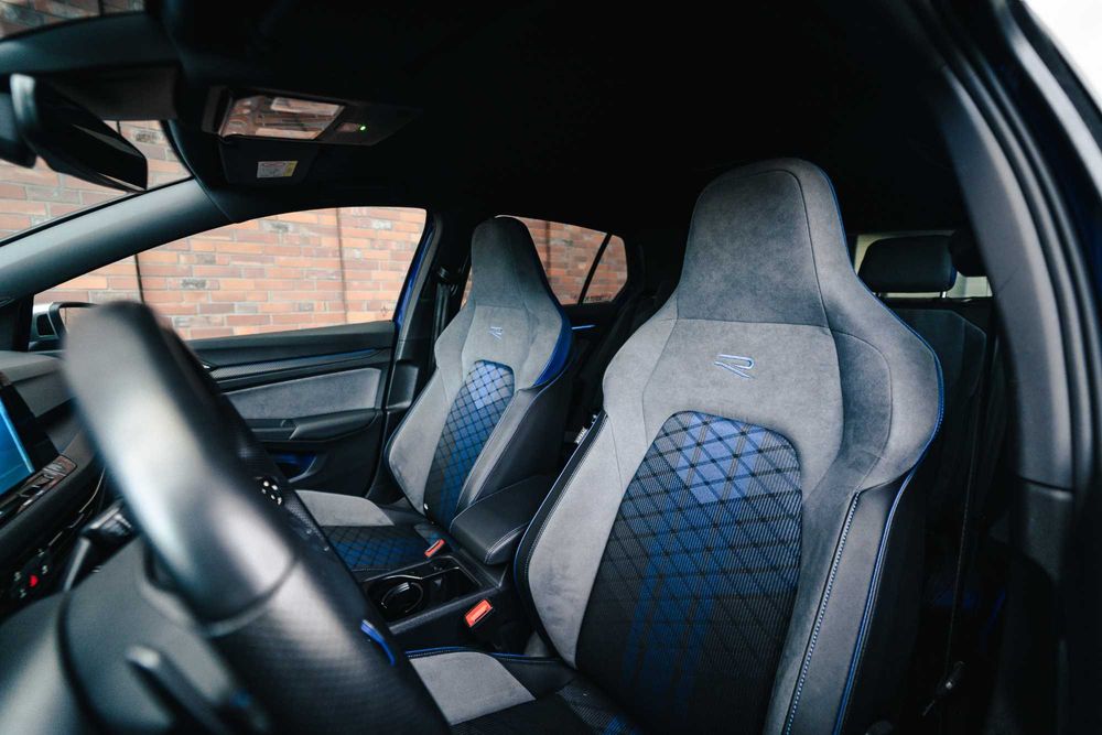 Wynajem Volkswagen Golf 8R wypożyczalnia samochodów