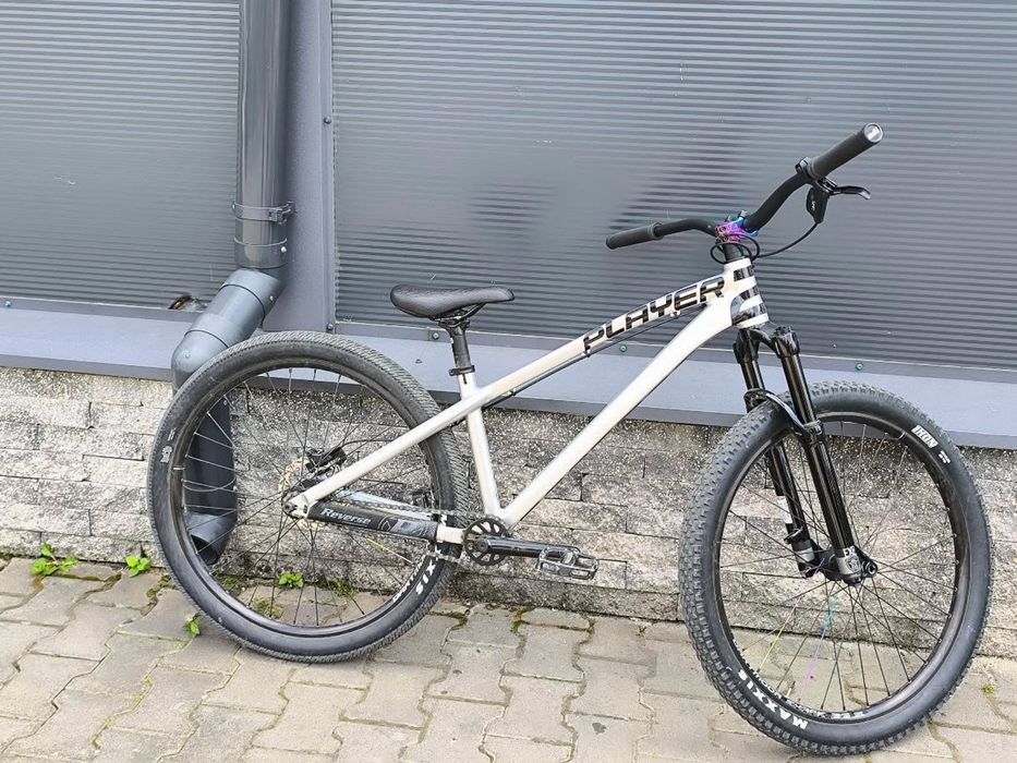 Dartmoor Two6Player Evo 2025 у кольорі Glossy Dark Chrome.
