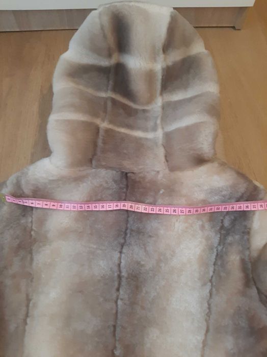 Жіноча шуба з мутона