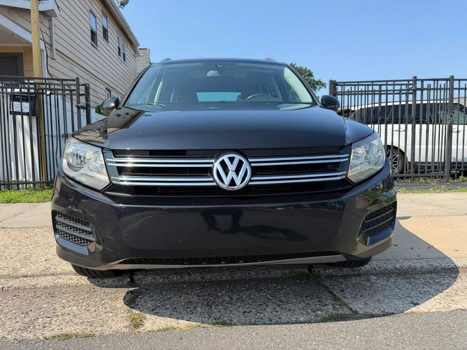 Volkswagen Tiguan      2016
