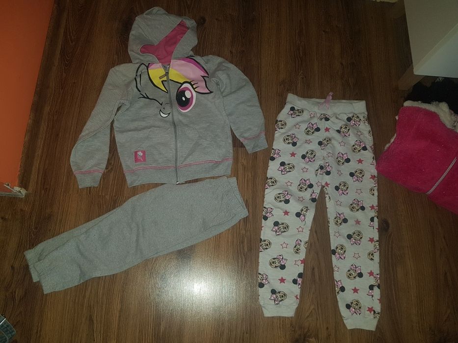 Zestaw ubrań dla dziewczynki 110/116  jesienno zimowe