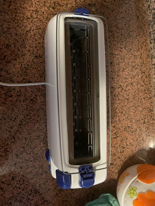 Electric Toaster428677927891773441