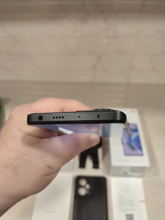 ИГРОВОЙ Xiaomi Redmi note 12Pro+5G, памяти 8+8-256гиг,как новый