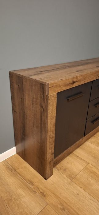 Komoda z BRW z szufladami i półkami