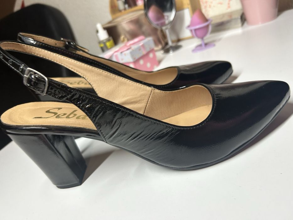 czółenka szerokie czarne lakierowane