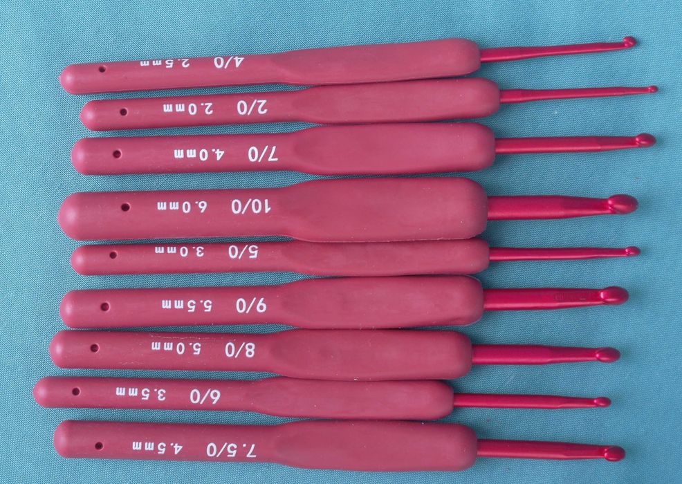 Набор крючков для вязания с силиконовыми ручками