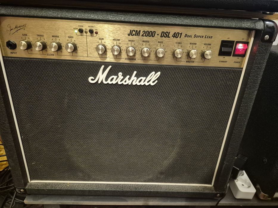 Marshall JCM 2000 DSL 401
