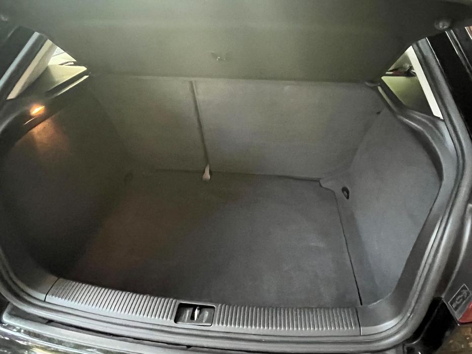 AUDI A3 1.6 (2010)