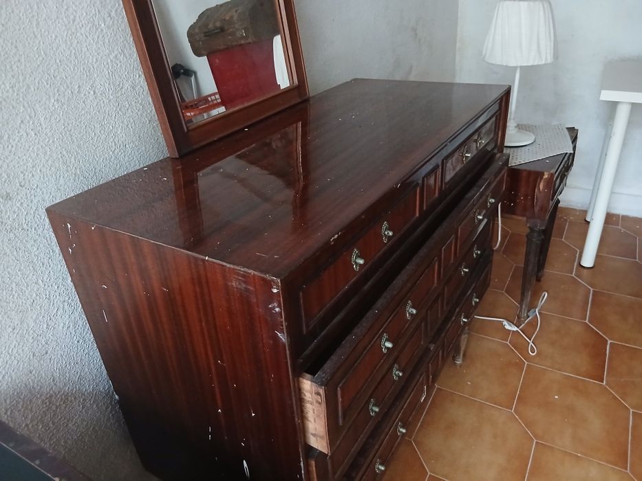 Vendo cómoda, espelho  mesa cabeceira
