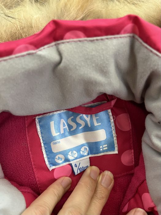 Куртка  зимова на дівчинку Lassye
