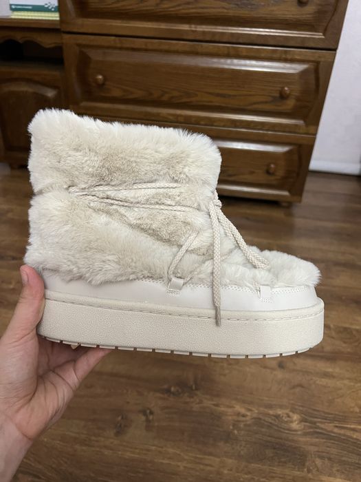 Ботинки меховые бежевые