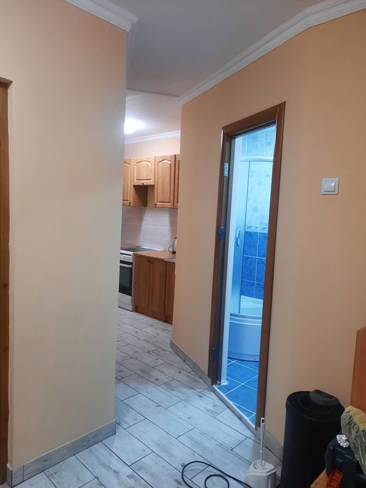 Продається 2 кімнатна квартира  біля ринку.