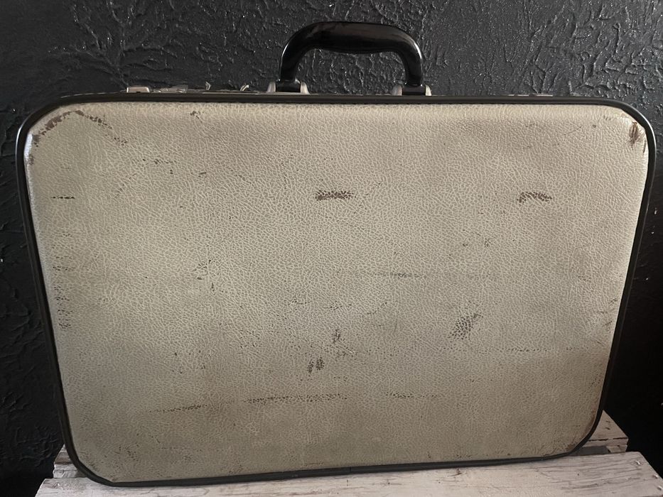 Stara walizka retro vintage prl z kluczykiem